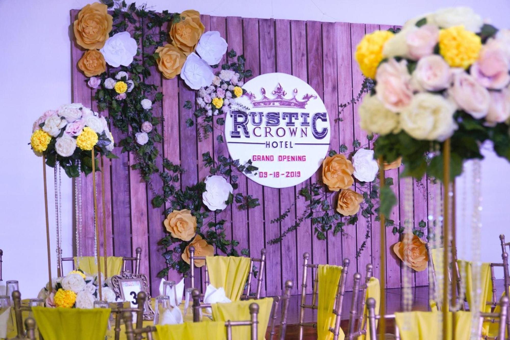 Rustic Crown Hotel Alaminos Exterior foto